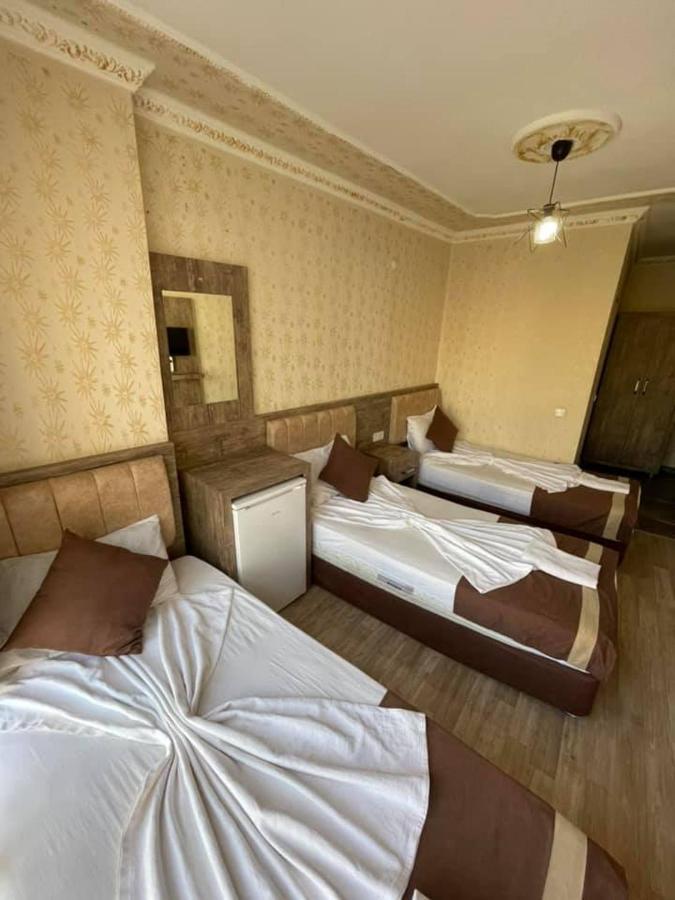 Oezguer Hotel Antalia Esterno foto