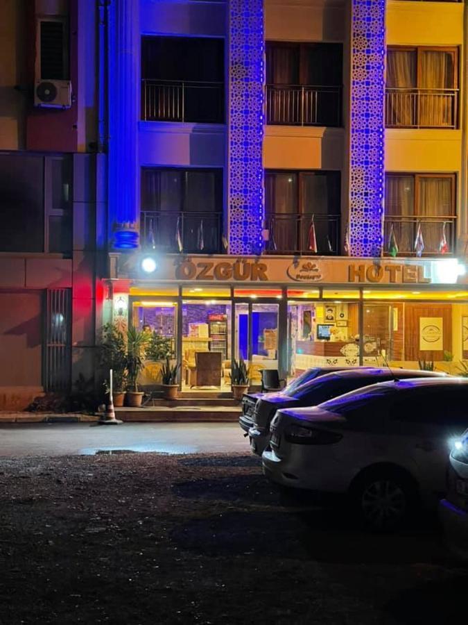 Oezguer Hotel Antalia Esterno foto