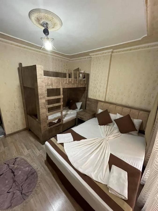 Oezguer Hotel Antalia Esterno foto