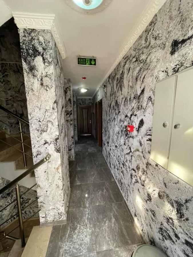 Oezguer Hotel Antalia Esterno foto