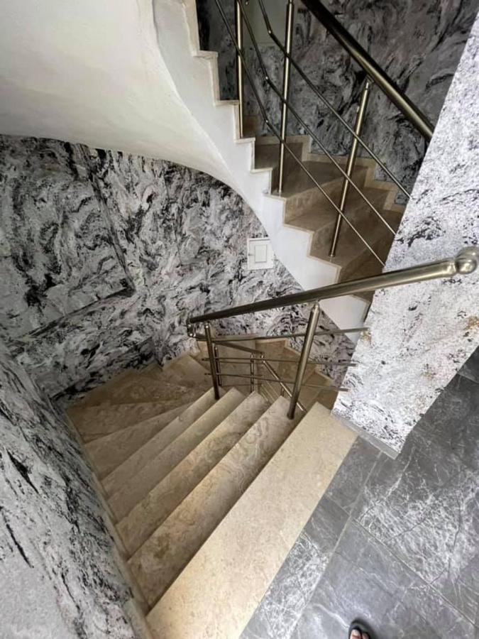 Oezguer Hotel Antalia Esterno foto