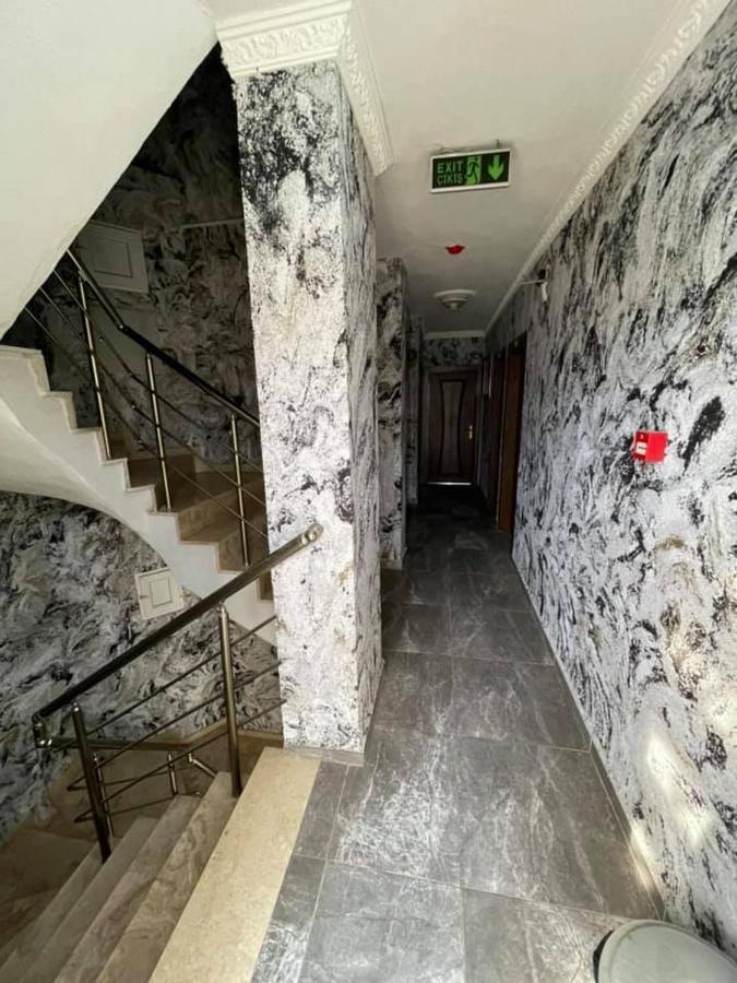 Oezguer Hotel Antalia Esterno foto